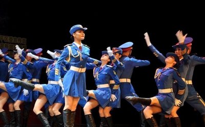 ​军改中，原七大军区文工团分两步进行改革调整，为何还是撤编退役