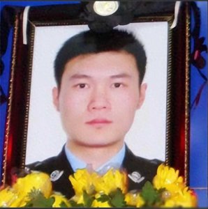 ​复旦十八驴后续，18名高材生冷漠无情，烈士父亲独自住院晚年凄