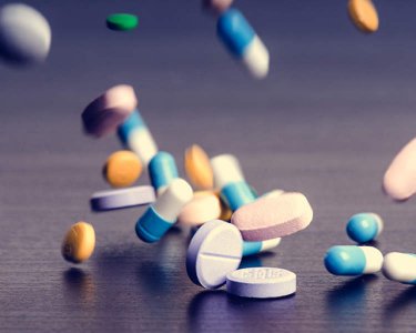 ​私下回收药品后加价倒卖，三名药贩子因非法经营罪被判刑