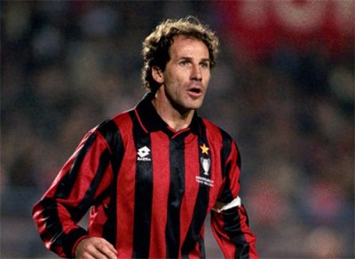 ​「人物」那个忠义无双的巴雷西，曾独自撑起红黑军团的脊梁