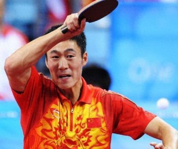 ​王励勤女儿美到出圈，干爸樊振东很宠溺，两代国乒传奇关系温馨