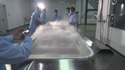​中国首例冰冻人沉睡，丈夫说要等她50年后复活，现在过得怎样了？
