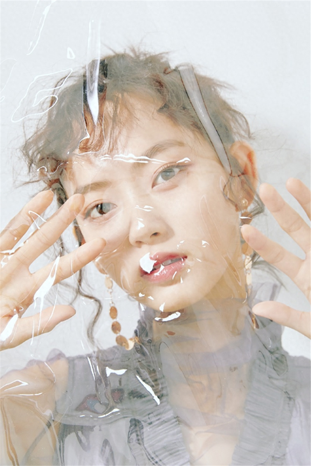陈雨锶,甜酷的闪光女孩,在《十二谭》中饰叶丽娜
