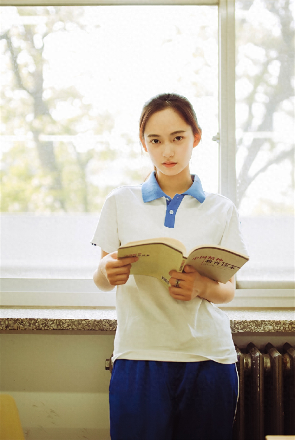 陈雨锶,甜酷的闪光女孩,在《十二谭》中饰叶丽娜