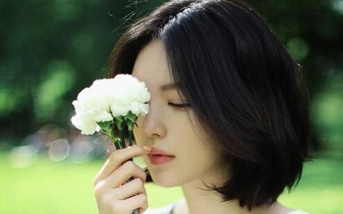很安静不爱说话的女生1