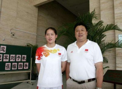 ​30岁刘子歌为何嫁给53岁恩师？婚后说出原因，生活很充实