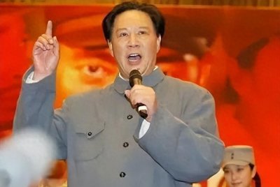 ​“伟人”古月：因长得像领袖险遭处分，国庆宴会上迟浩田找他签名