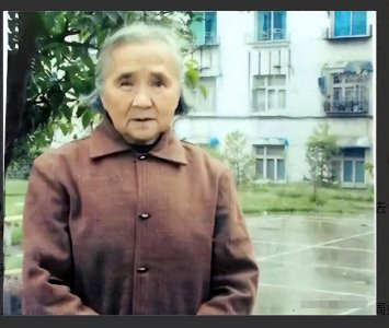 ​湖南8旬老太上吊身亡，儿子含泪下葬，女儿瞻仰遗容后悄悄报案