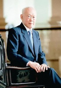 ​李光耀：我最自豪的事就是将英语，而非汉语作为新加坡主导语言