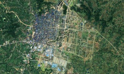 ​卫星上看四川岳池县：灵溪河穿城而过，新城有八车道的马路